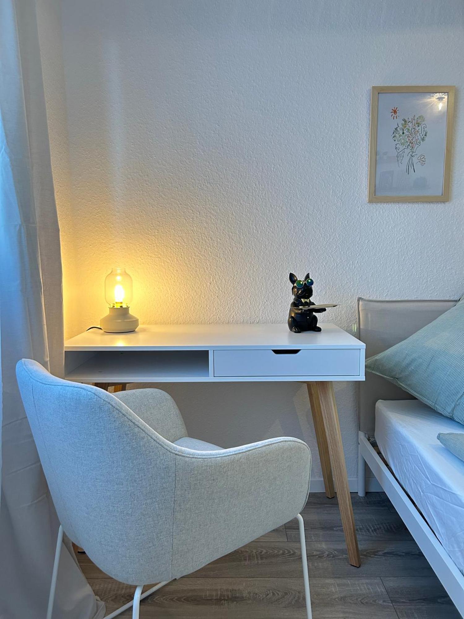 Modernes Designer-Apartment Fuer 7 Gaeste - 80Qm In Zentraler Lage, Self-Check-In Karlsruhe Exterior foto