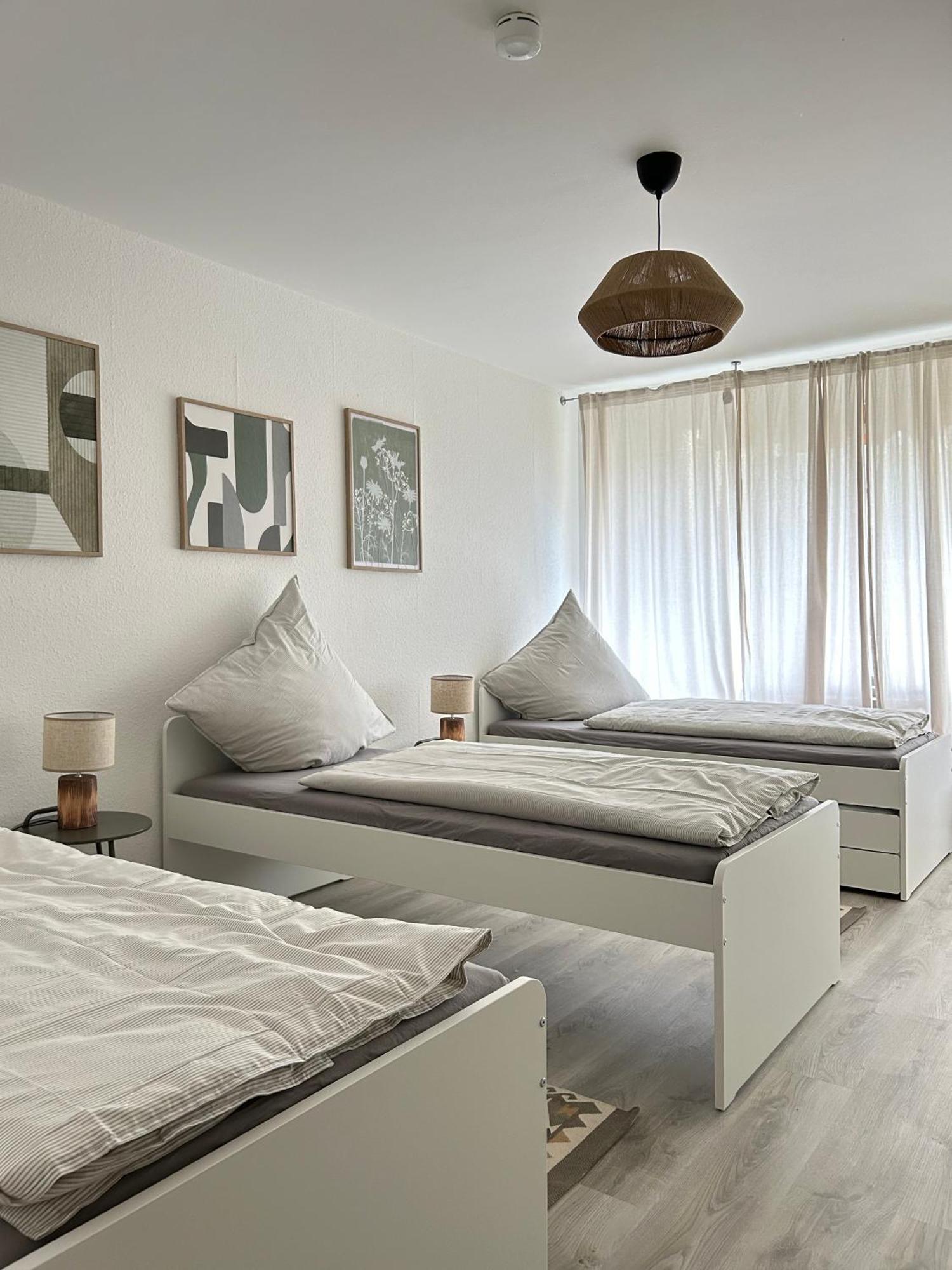 Modernes Designer-Apartment Fuer 7 Gaeste - 80Qm In Zentraler Lage, Self-Check-In Karlsruhe Exterior foto